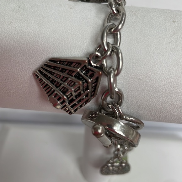 Silver Tone Macys Charm Bracelet. - Picture 6 of 13